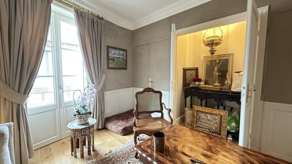 Vichy (03200) Vente en Nue-Propriété par Monsieur 88 ans et Monsieur 77 ans - Maison rénovée, Vichy Opéra.