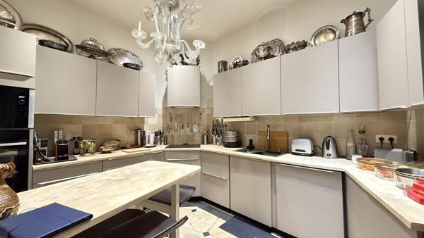 Vichy (03200) Vente en Nue-Propriété par Monsieur 88 ans et Monsieur 77 ans - Maison rénovée, Vichy Opéra.