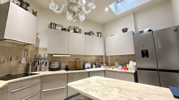 Vichy (03200) Vente en Nue-Propriété par Monsieur 88 ans et Monsieur 77 ans - Maison rénovée, Vichy Opéra.