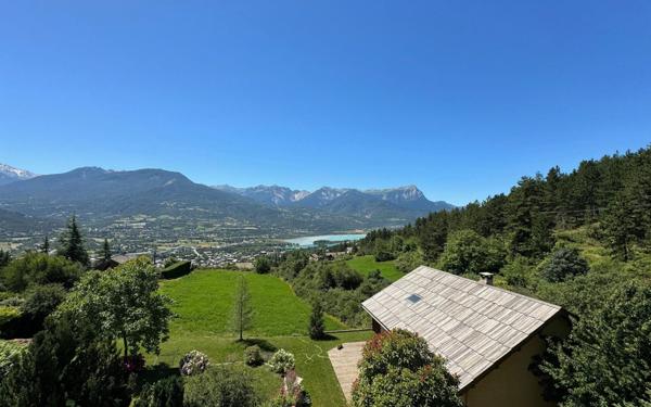 Maison à vendre    6 pièces • 171,95 m2 Embrun