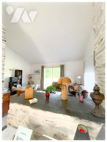 Maison ancienne rénovée À VENDRE sur AVRILLE 