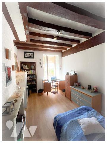 Maison ancienne rénovée À VENDRE sur AVRILLE 