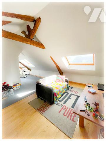 Maison ancienne rénovée À VENDRE sur AVRILLE 