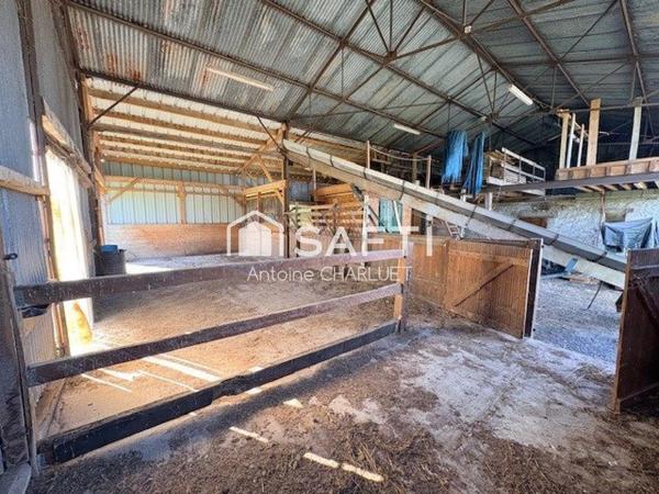 Maison 68m² - 4 hectares de terrain - hangar et nombreuses dépendances