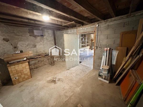Maison 68m² - 4 hectares de terrain - hangar et nombreuses dépendances
