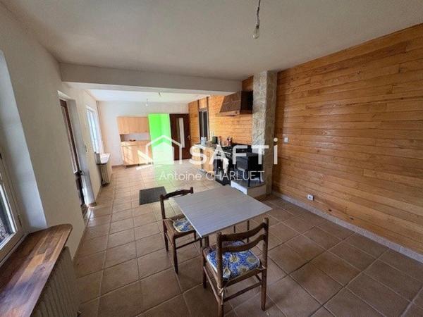 Maison 68m² - 4 hectares de terrain - hangar et nombreuses dépendances