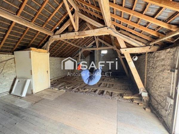 Maison 68m² - 4 hectares de terrain - hangar et nombreuses dépendances