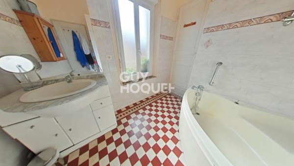 À Vendre : Charmante Maison de Ville avec Studio