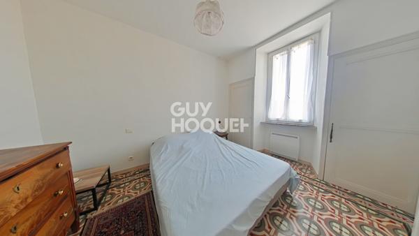 À Vendre : Charmante Maison de Ville avec Studio