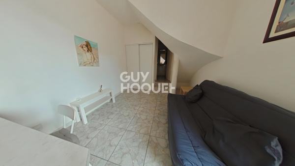 À Vendre : Charmante Maison de Ville avec Studio