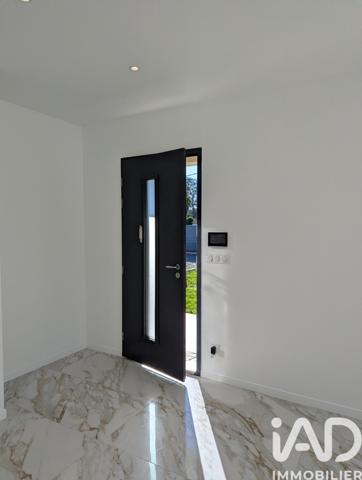 Maison à vendre 5 pièces 120 m² Saint-Seurin-sur-l'Isle