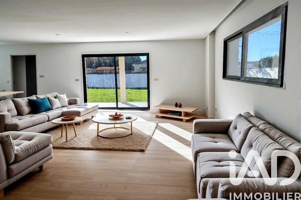 Maison à vendre 5 pièces 120 m² Saint-Seurin-sur-l'Isle