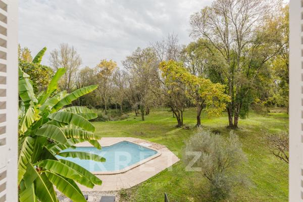 Maison de Maître à proximité de Bordeaux donnant sur la Garonne