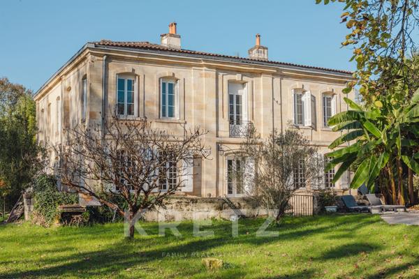 Maison de Maître à proximité de Bordeaux donnant sur la Garonne