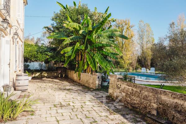 Maison de Maître à proximité de Bordeaux donnant sur la Garonne