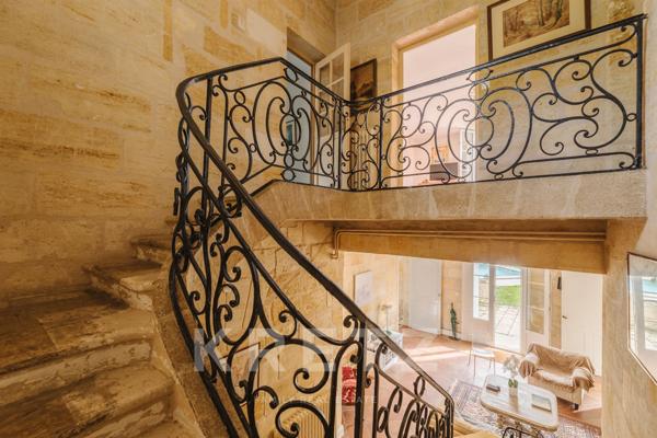 Maison de Maître à proximité de Bordeaux donnant sur la Garonne