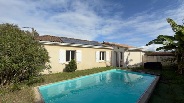 Maison à vendre à Saint André de Cubzac - 5 chambres, piscine et jardin