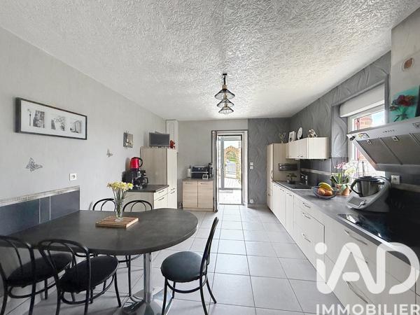 Maison à vendre 4 pièces 97 m² Saint-Méen-le-Grand