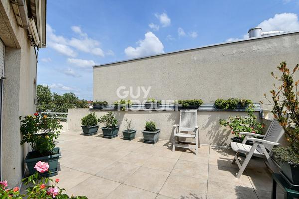 Sans Souci / Monplaisir, dernier étage, T4 / T5 de 114 m²  avec terrasse plein ciel de 35 m² et 2 garages, Lyon, 3ème (69003)