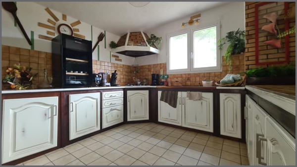 Maison à LE PIN, 79140 - 8 pièces 117m²
