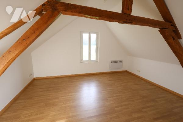 Exclusivité,
Beaucoup de charme pour cette longère en pierre, au cœur d’un environnement recherché.