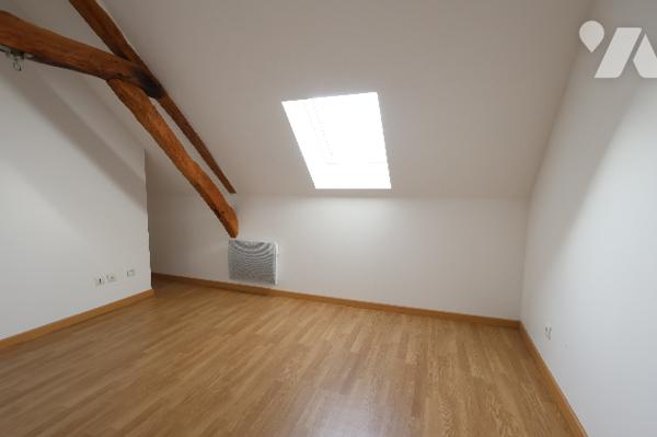 Exclusivité,
Beaucoup de charme pour cette longère en pierre, au cœur d’un environnement recherché.