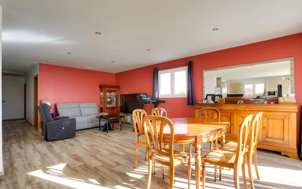 Maison à vendre    4 pièces •  Villefranque