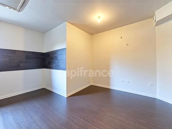 Cabinet / bureau - Thiais, à 1 min à pied du tram, place de stationnement - Idéal profession libérale