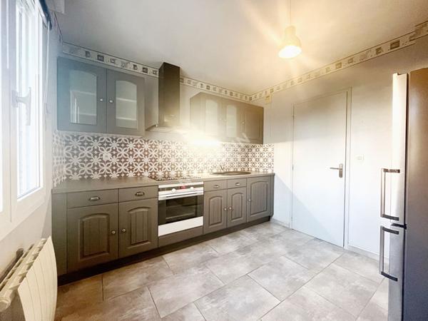 Bel appartement T3 de 78 m² avec cave et parking, proche centre-ville Amiens