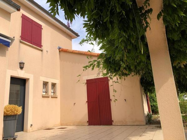 Maison à MONTAMISE, 86360 - 6 pièces 156m²