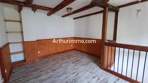 Location                                                      Maison de village
                        
                     3 pièces                      62 m2                     à Macornay