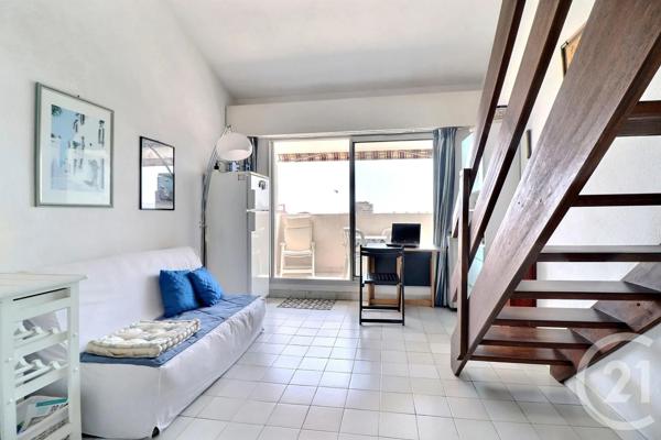 Appartement T2 à vendre  2 pièces - 27 m 2   FREJUS  - 83