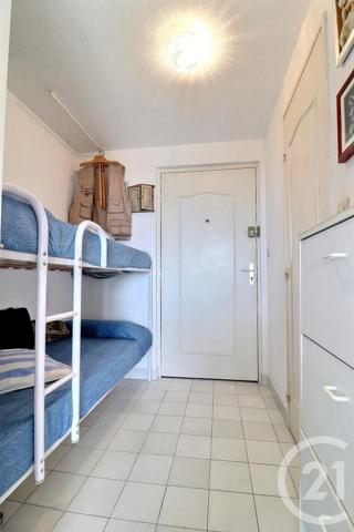 Appartement T2 à vendre  2 pièces - 27 m 2   FREJUS  - 83