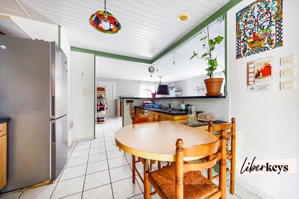 Exclusivité Liberkeys – Maison de plain-pied 93 m² avec véranda et piscine récentes – Saint-Sulpice-de-Cognac 