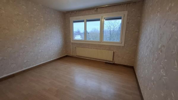 Maison à Vendre 5 pièces OMISSY (02) Jardin, Double Garage