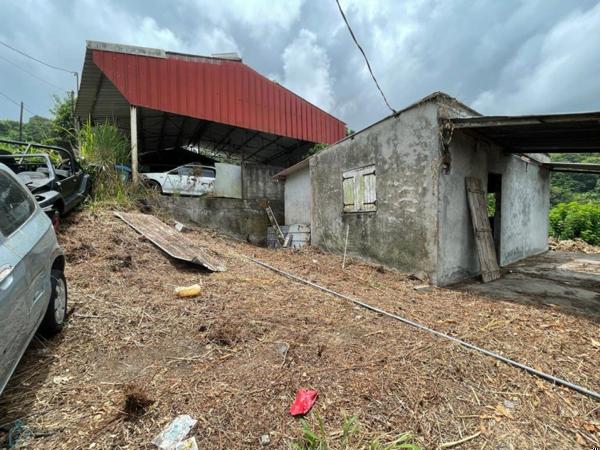 Terrain de 320m² situé sur hauteur du Morne-des-esses à Sainte-Marie