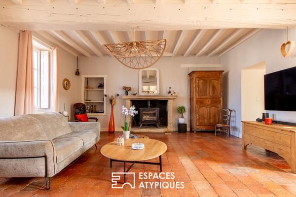 Elégante demeure avec dépendances