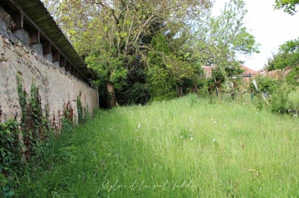 MAISON EN PIERRE A RENOVER