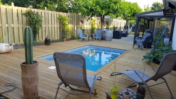 A vendre à Biganos maison meublé avec garage, piscine, et chambre indépendante.