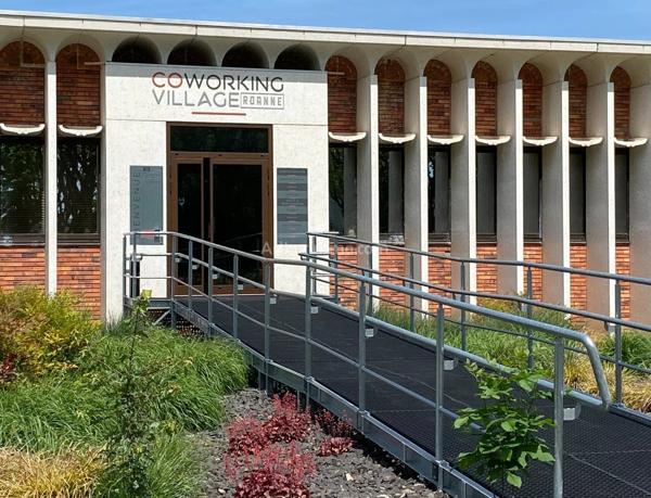 Location Bureau 1 pièces 100 m2 à Roanne