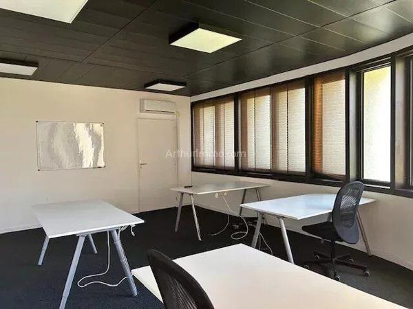Location Bureau 1 pièces 100 m2 à Roanne