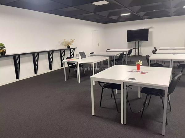 Location Bureau 1 pièces 100 m2 à Roanne