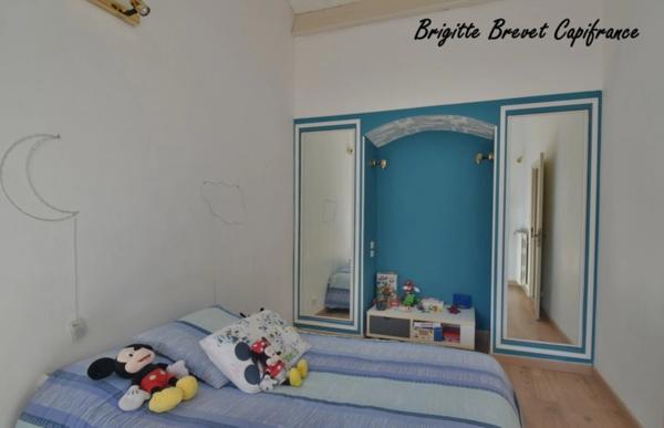 Dpt Bouches du Rhône (13), à vendre LA DESTROUSSE Maison Provençale de 230 m², piscine, sur terrain de 4 000 m²