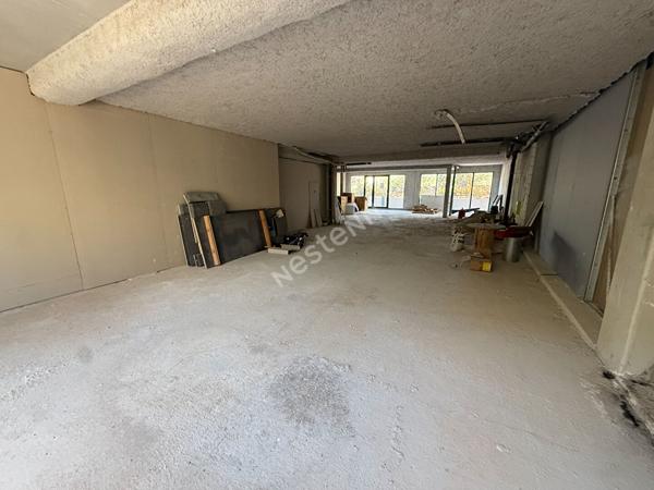 Local commercial neuf à vendre à Saint Cyr sur Mer - 147 m² - Grand standing