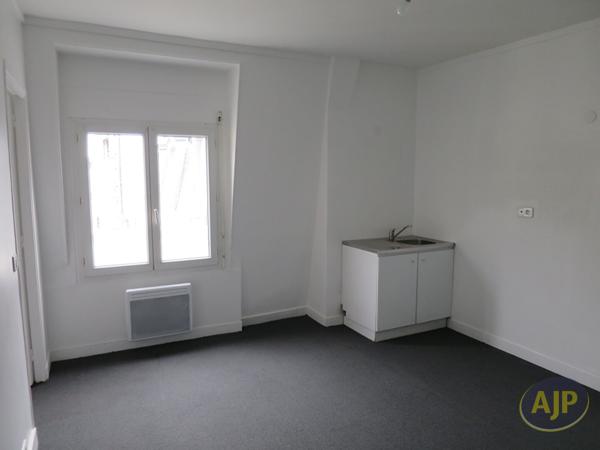 Location appartement Paris 8eme : 1 419 € - AJP Immobilier Paris 15 - Agence Pernet