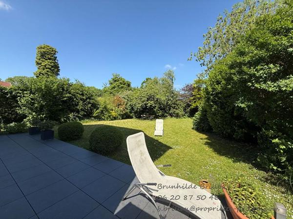 Maison d'ingénieur, 5 chambres, jardin généreux, 2 garages