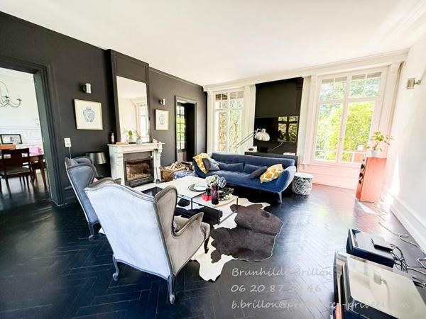 Maison d'ingénieur, 5 chambres, jardin généreux, 2 garages