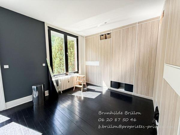 Maison d'ingénieur, 5 chambres, jardin généreux, 2 garages