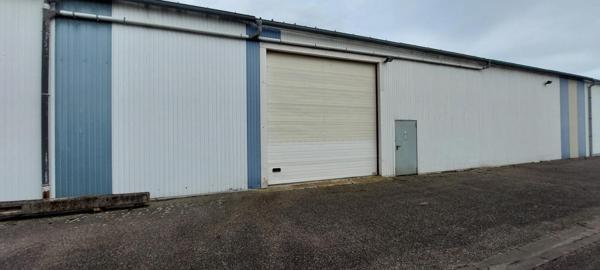 Local artisanal, commercial ou dépôt de 400 m²