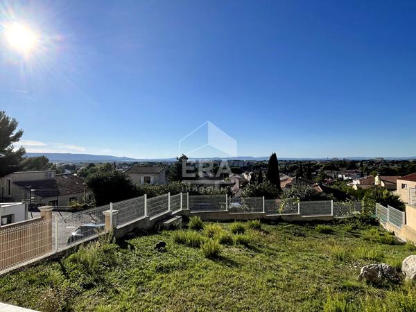 Sur les hauteurs : Maison de standing T5 à Marignane de 146m2 avec vue panoramique sur l'étang